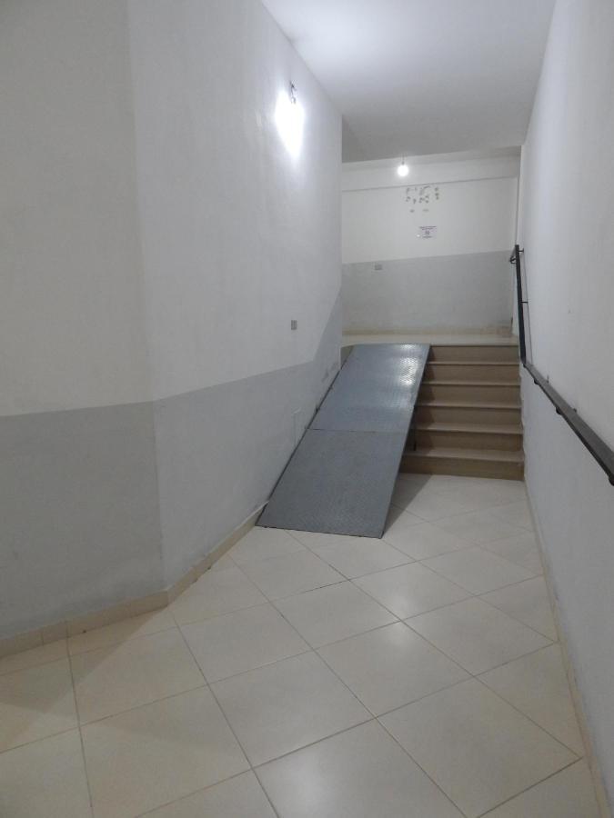 Modern Spacious 1 Bedroom Flat Next To The Beach Vlorë Exterior foto